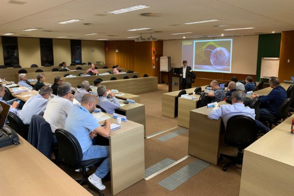 Risco de recessão mundial&amp;#44; juros altos e elevação da carga tributária requerem atenção do Brasil